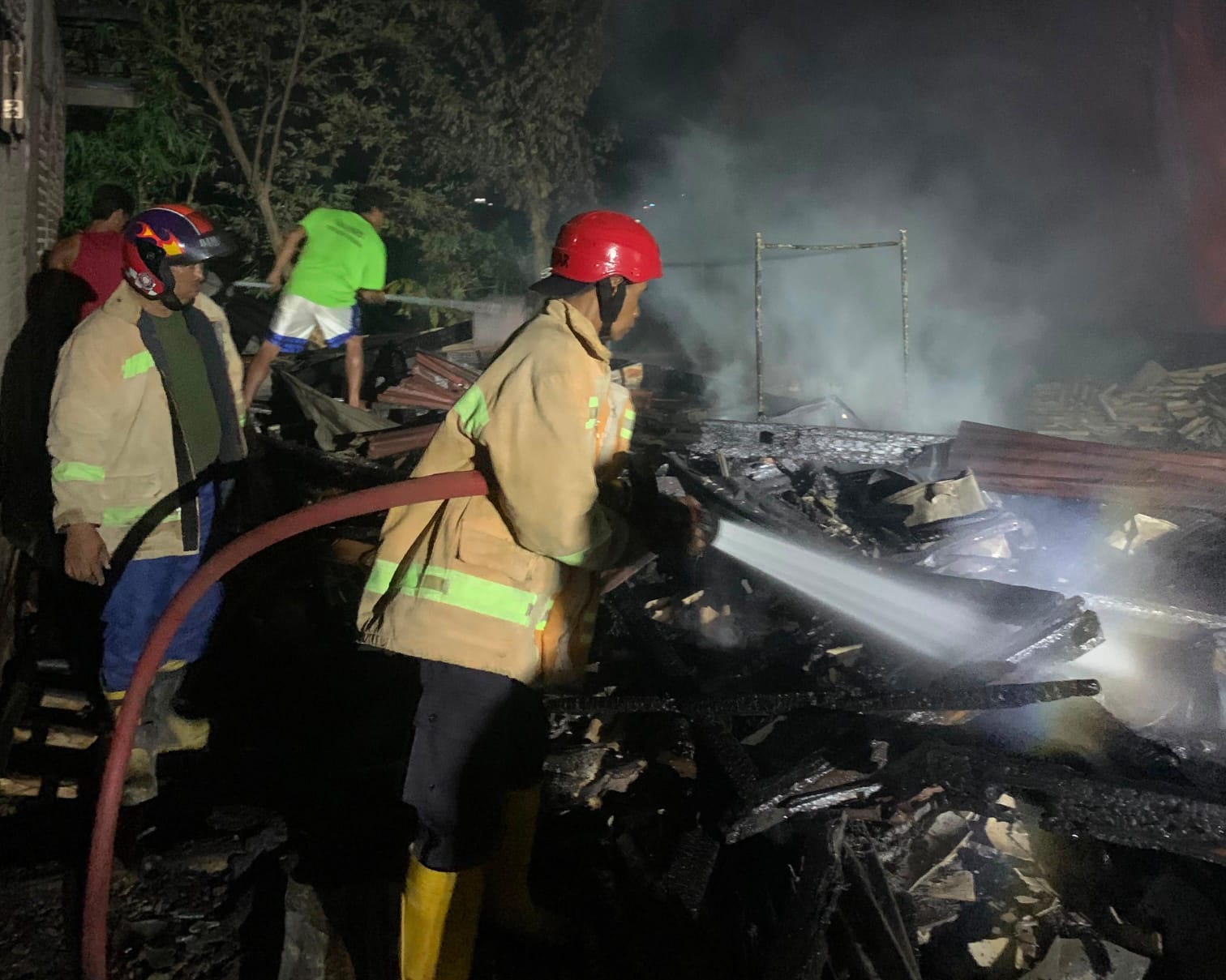 Diduga Korsleting, Rumah Semipermanen di Kroya Cilacap Terbakar