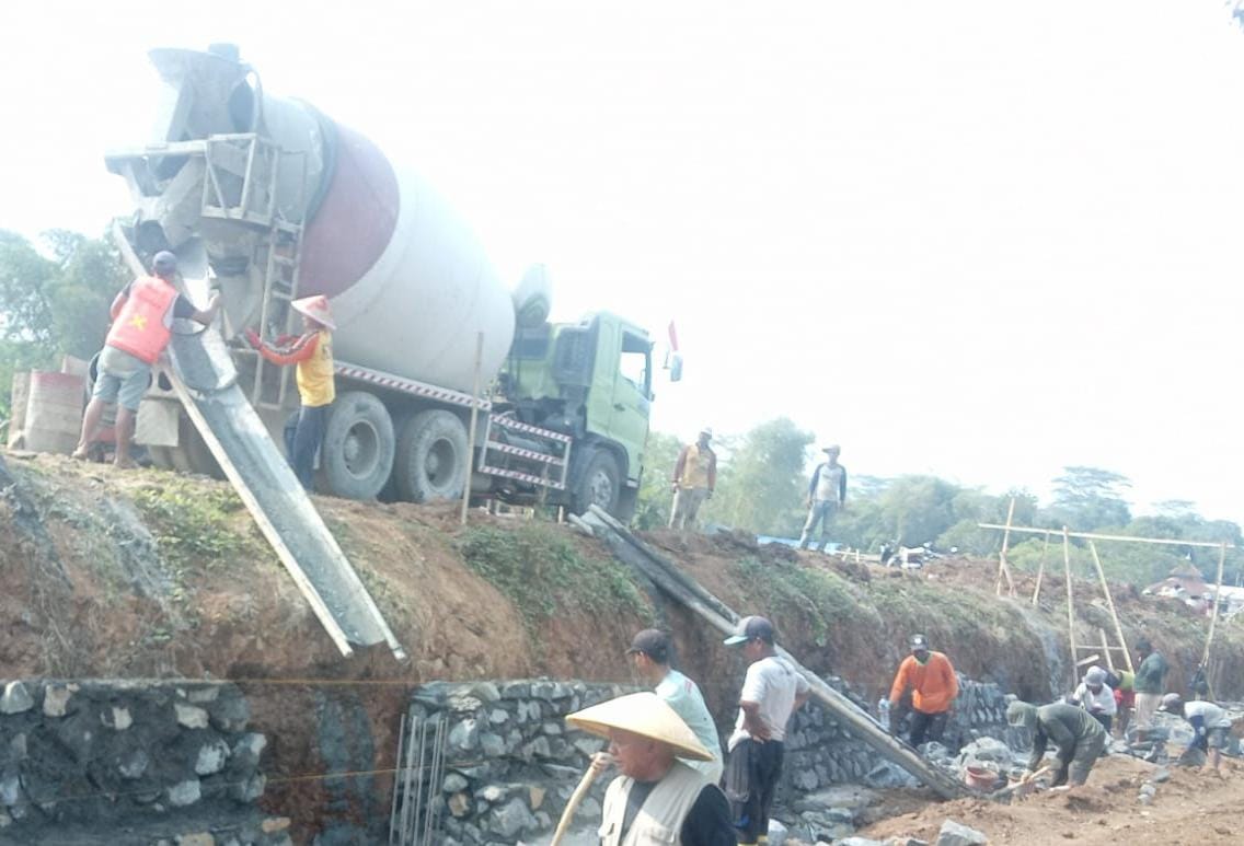 Baja Jembatan Masih Produksi, Progres Pembangunan Jembatan Wika PurbalinggaTak Sesuai Target