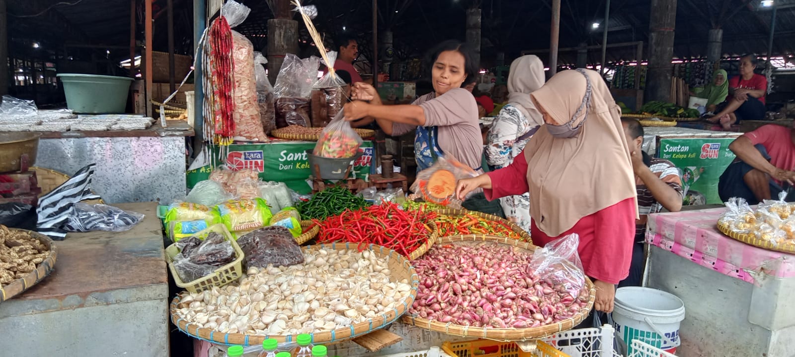 Impor Terlambat, Harga Bawang Putih di Purbalingga Masih Tinggi 