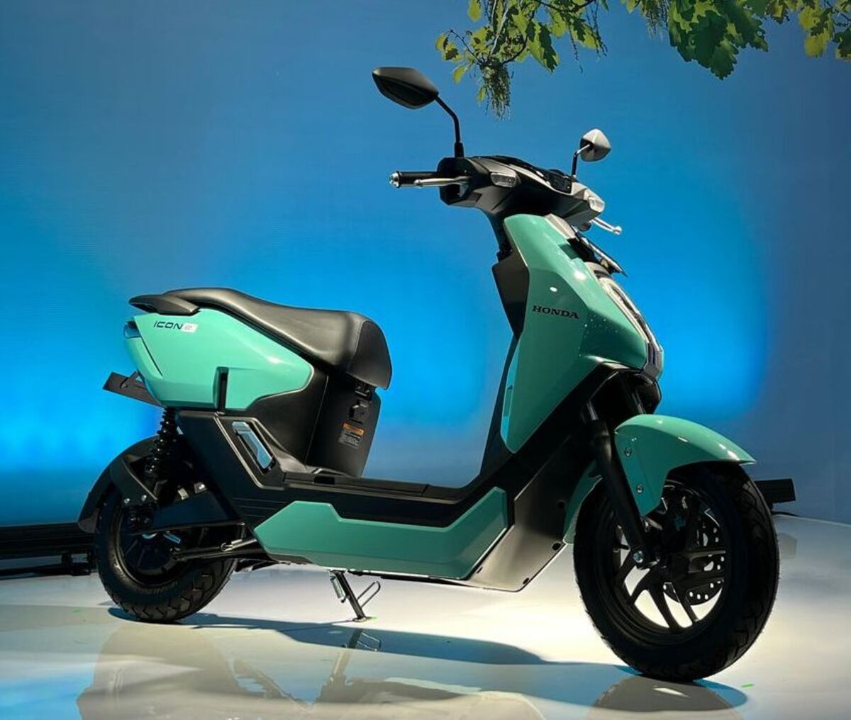 Honda ICON e:, Motor Listrik Ringan dengan Bagasi Luas dan Dilengkapi USB Charger