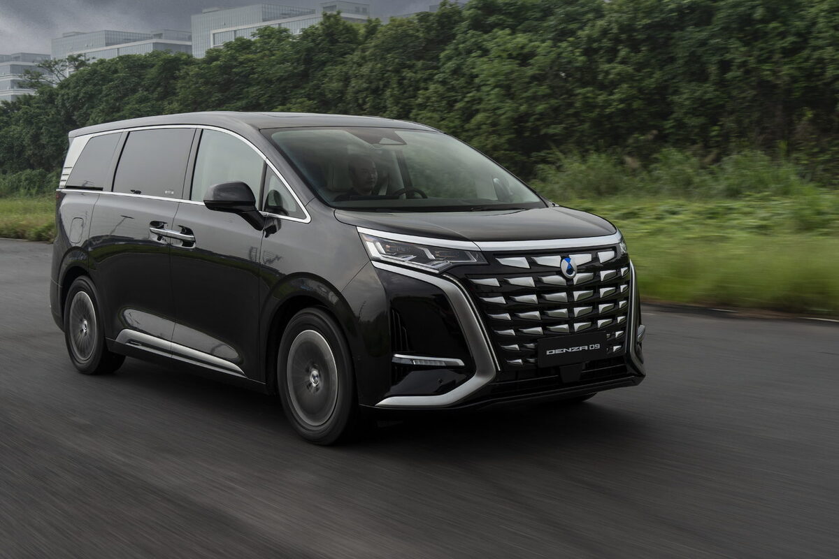 Tantang Alphard, BYD Rilis Denza D9 PHEV, Ini Bocoran Speknya! 