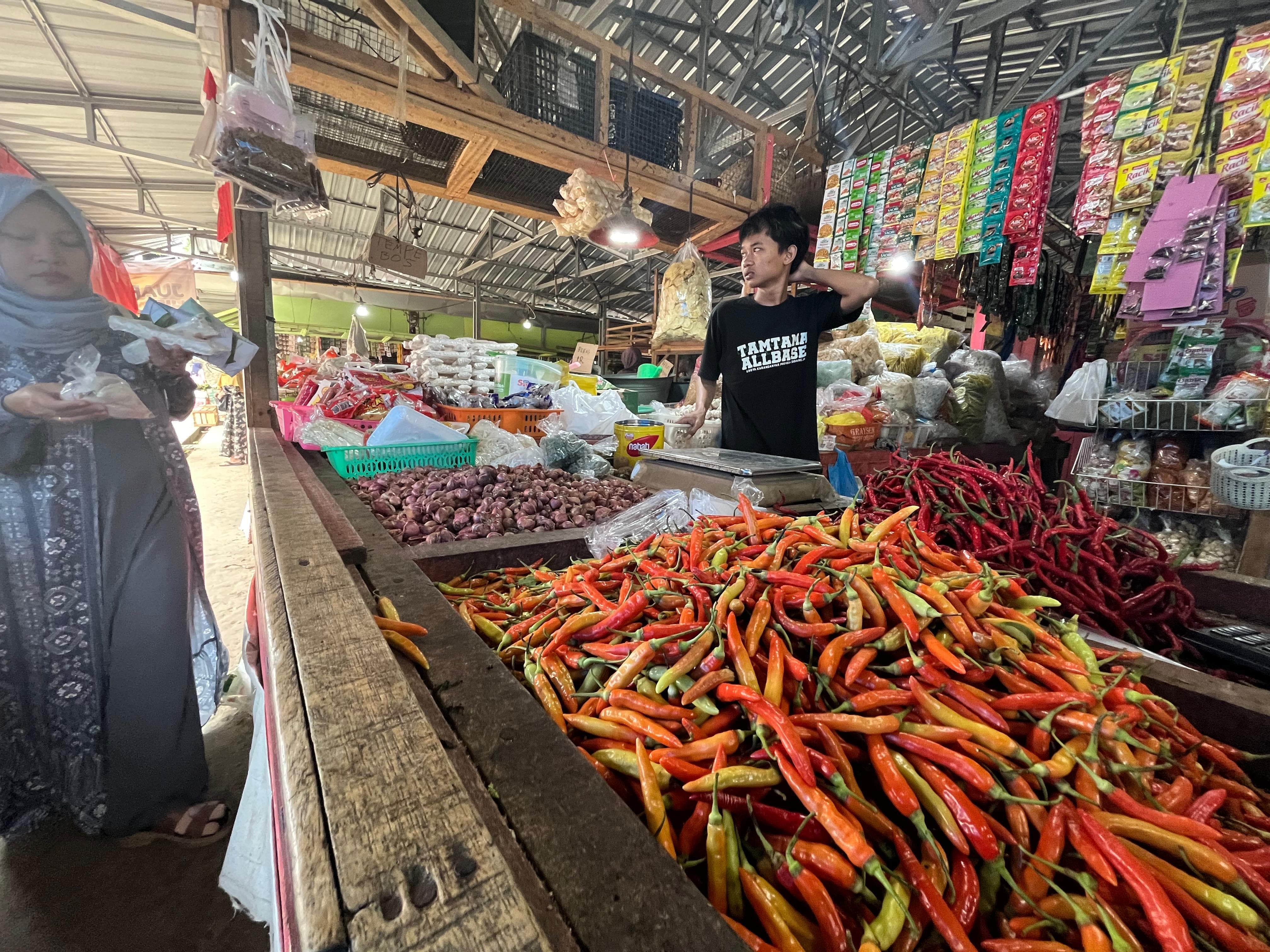 Dampak Demo Truk ODOL, Pasokan Sayur di Pasar Cilacap Menipis