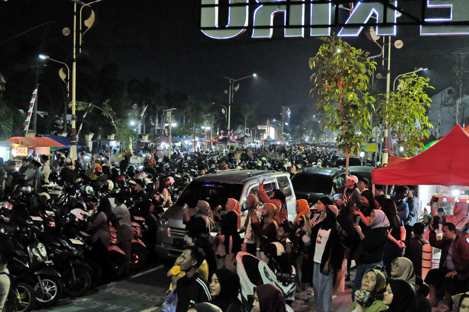 Warga Keluhkan Parkir Pembukaan Kebumen Fest 2025