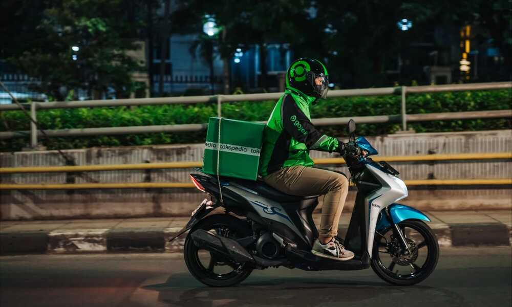 Super Gesit! Inilah 5 Motor Matic Murah yang Cocok untuk Pekerjaan Kurir Delivery