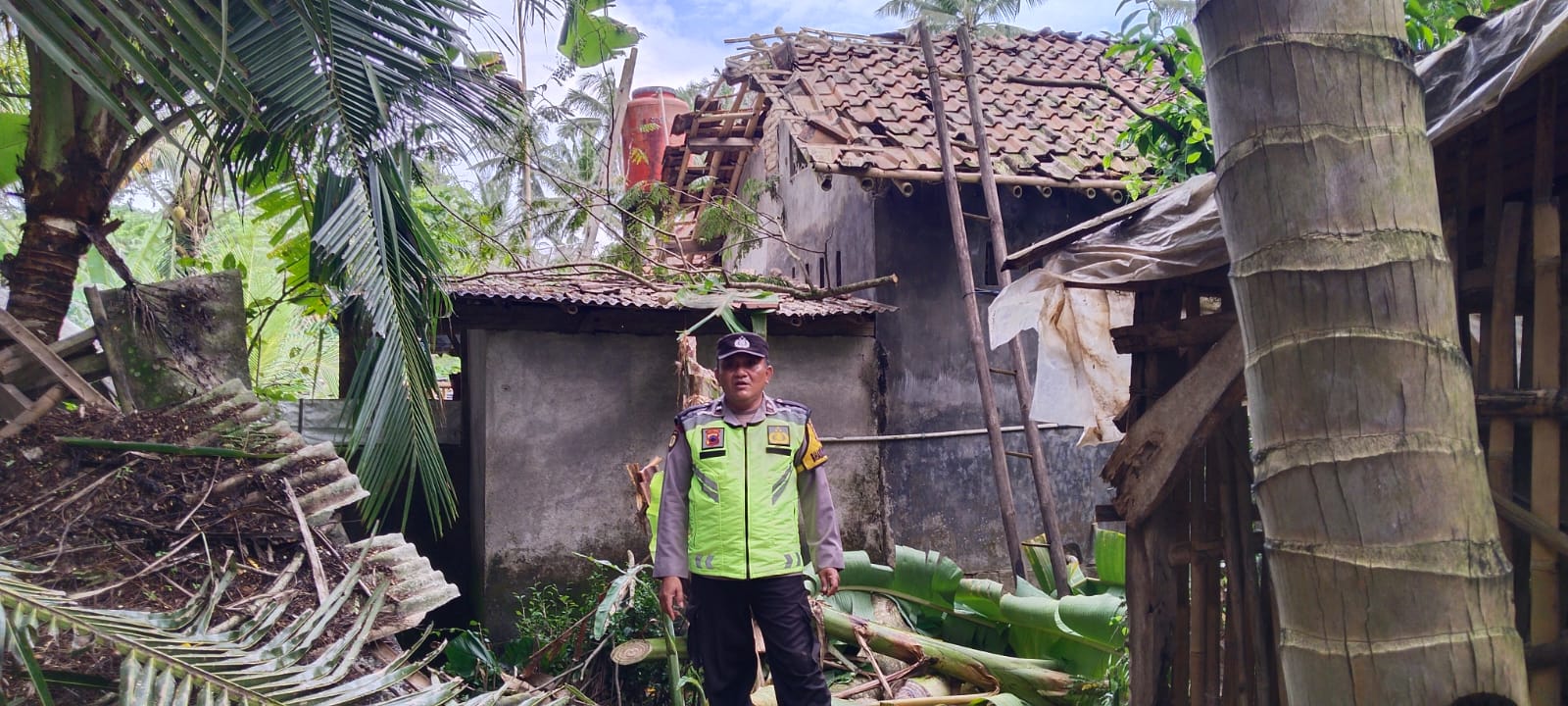Warga Diimbau Waspadai Cuaca Ektrem dan Angin Kencang 