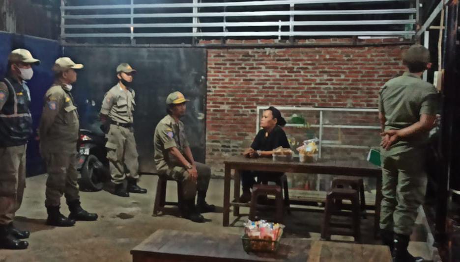 Ada Laporan, Satpol PP Sisir Tempat Mangkal PSK di Kompleks Andhang