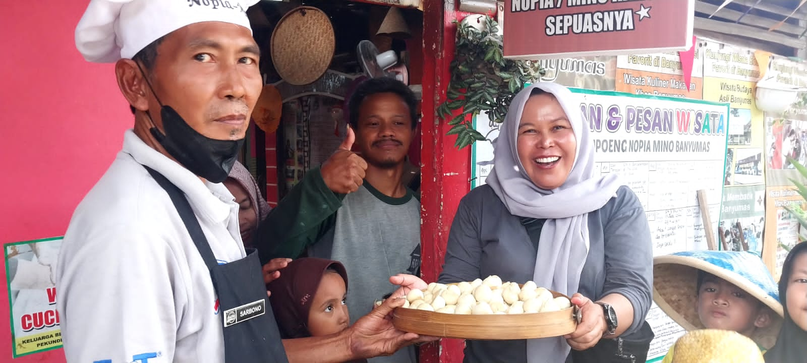 Pengunjung Minta Tempat Demo Pembuatan Nopia di Kampung Nopia Diperluas