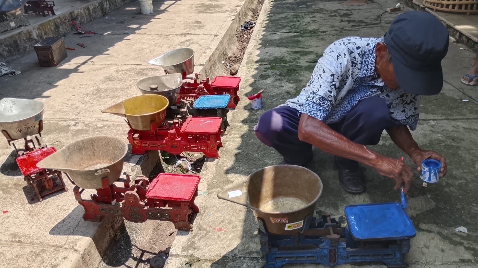 Takaran Basah Kian Menghilang, Perubahan Pola Ukur di Pasar Tradisional Banyumas