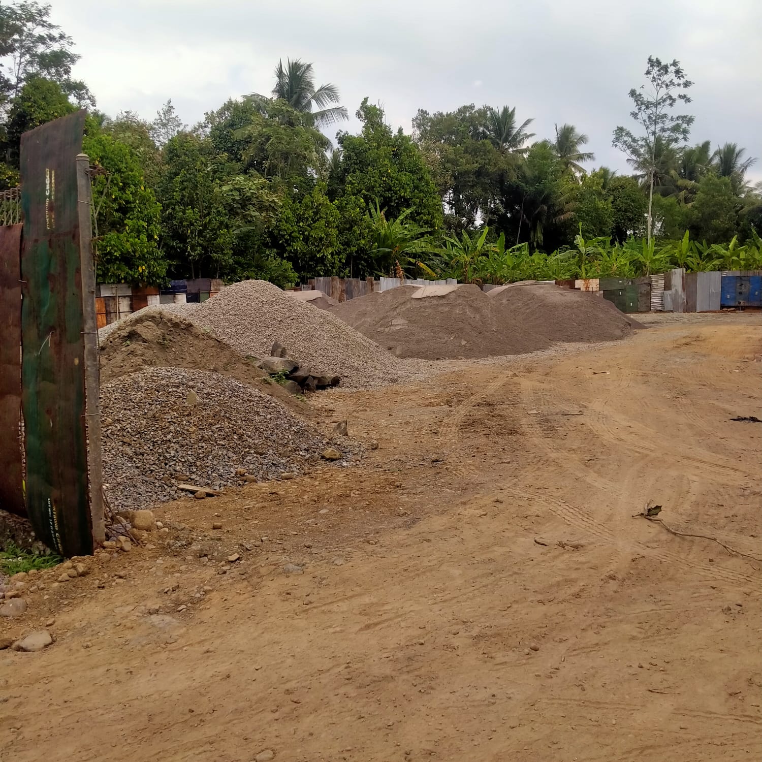 Belum Ada Titik Temu Rencana Pembangunan Batching Plant di Tipar Kidul