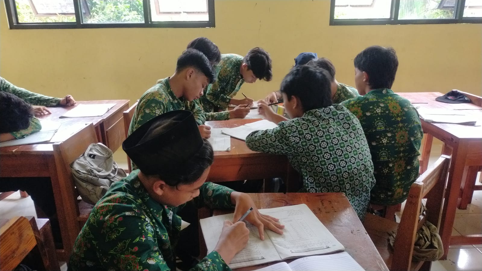 Surat Edaran Terbit, Sekolah di Cilacap Tak Boleh Gelar Wisuda SD dan SMP