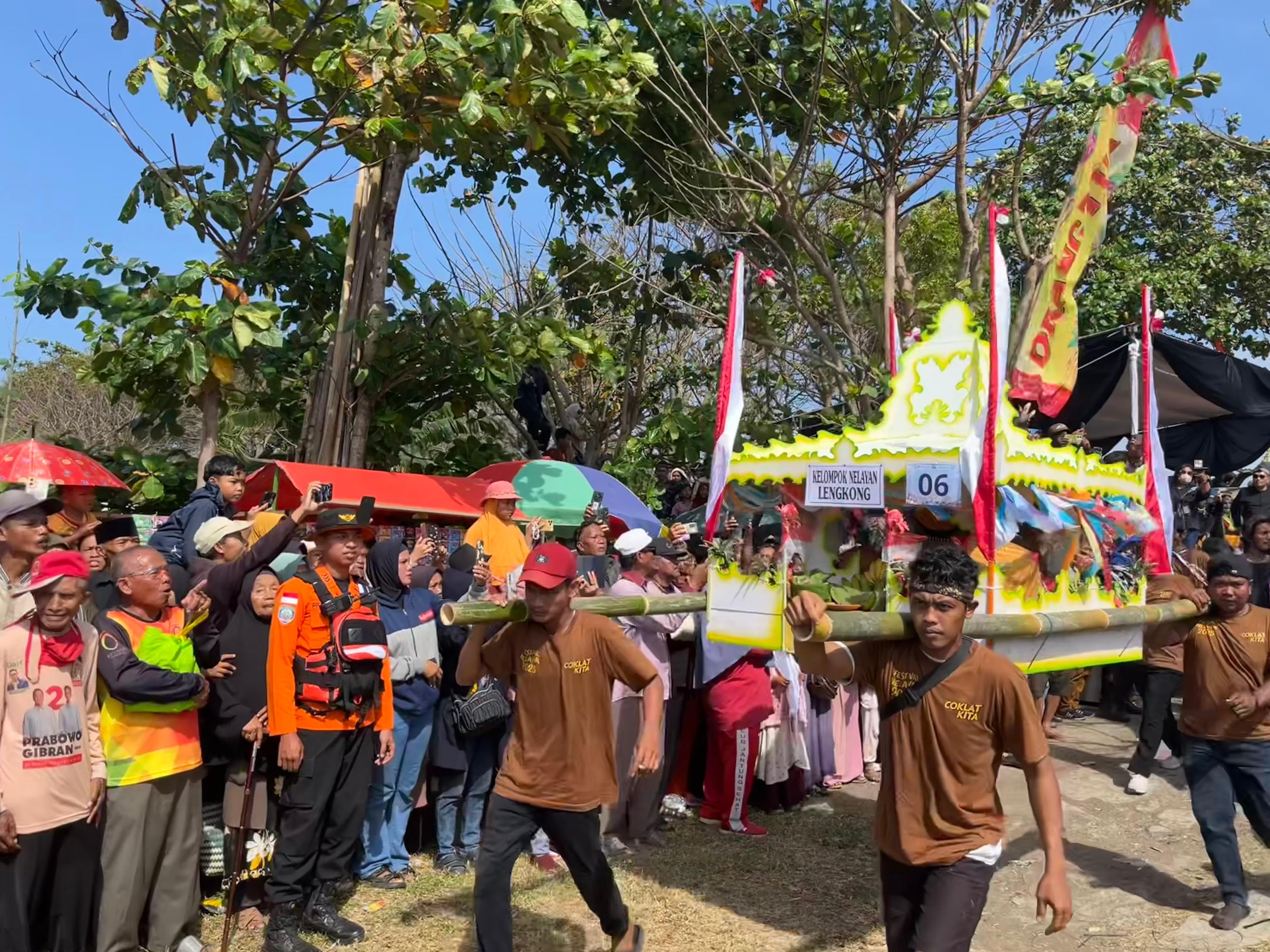Sedekah Laut Cilacap 2025 Penuh Magis dan Meriah