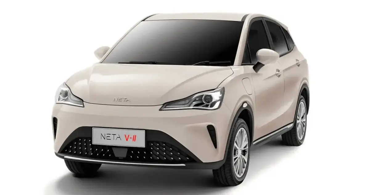 Sudah Modis, Jadi Kualitas Toptier lagi! Adu Gaya Mobil Listrik Neta V-II Vs Wuling BinguoEV