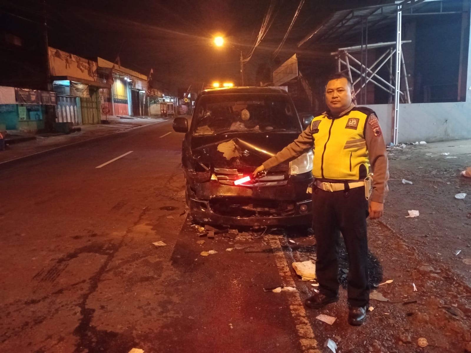 Sopir Mengantuk, Dua Mobil Adu Banteng di Sirongge