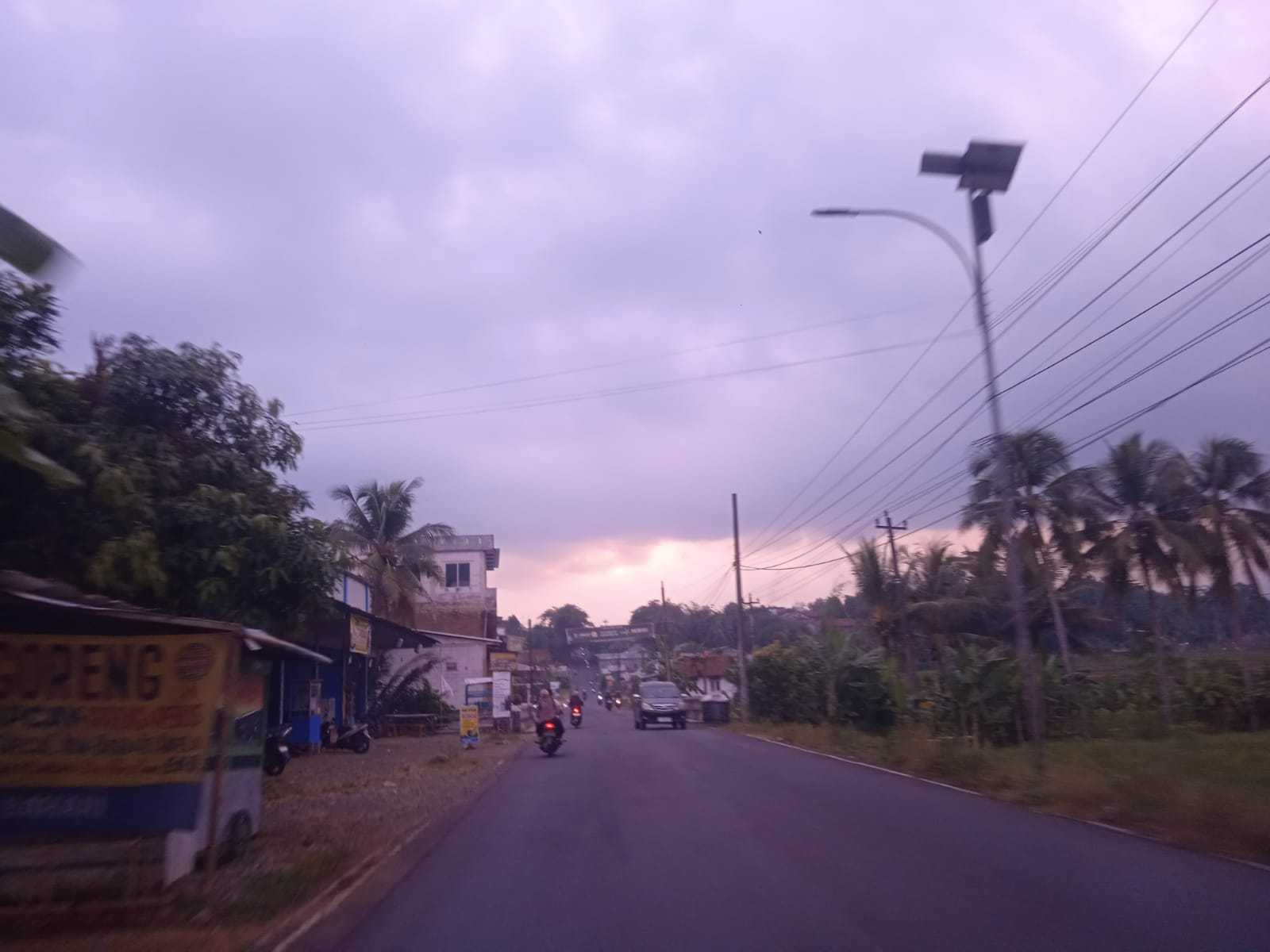 Belum Dilengkapi Marka Jalan, Ruas Bobotsari–Karangmoncol Dikeluhkan Warga