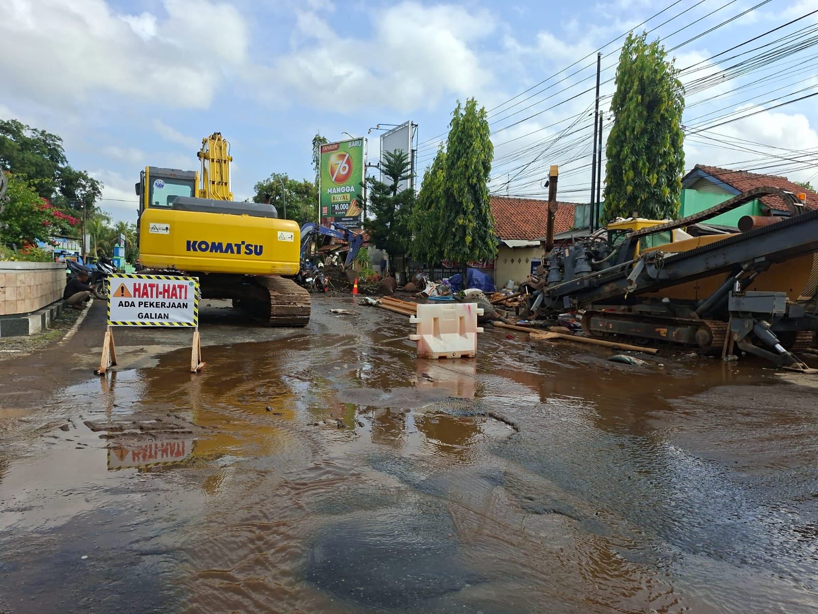 Krisis Air Melanda Cilacap, Warga Terpaksa Mengambil Air dari Tempat Saudara