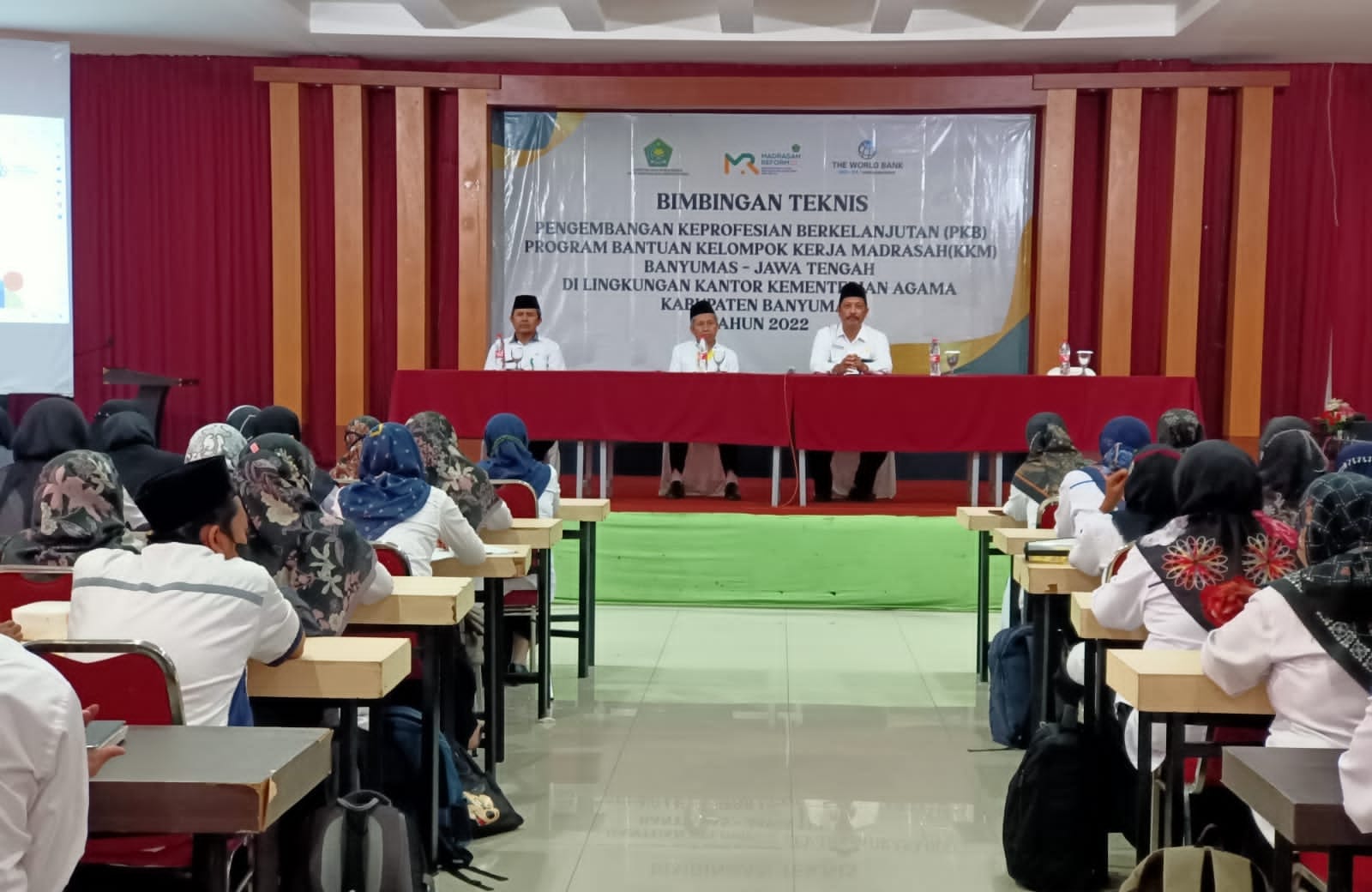 Apapun Kurikulumnya, Guru Madrasah Harus Siap Mengajar