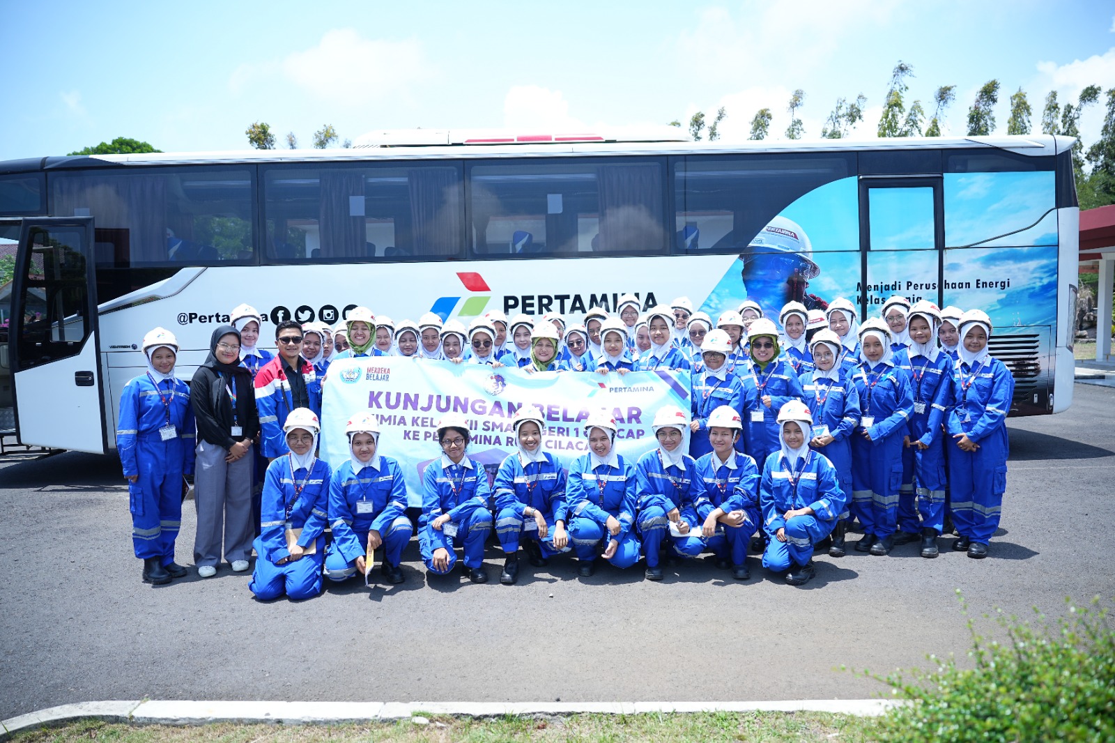 PT Kilang Pertamina Internasional (KPI) RU IV Cilacap menerima Kunjungan Belajar 70 siswa-siswi SMAN 1 Cilacap