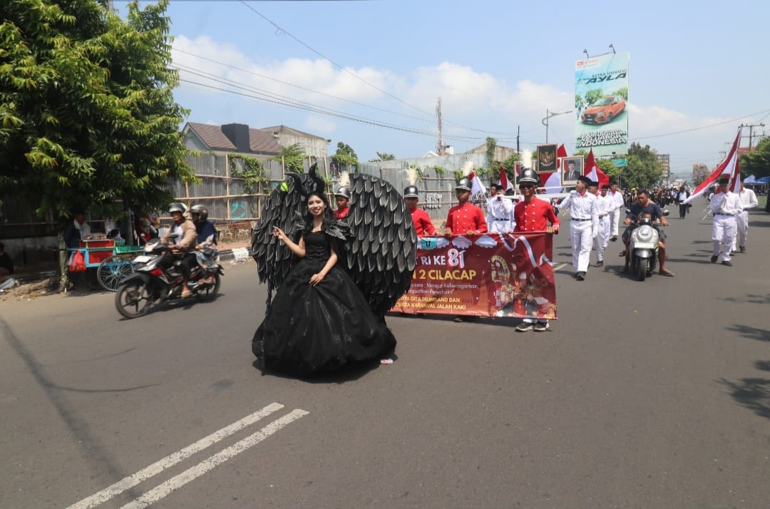 SMPN 2 Cilacap Meraih Juara 2 Karnaval Jalan Kaki HUT RI 