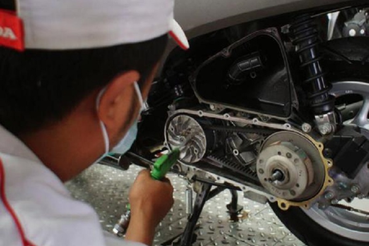 8 Langkah Mengganti Oli CVT Motor Matic yang Tepat