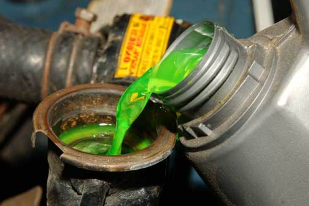 Kapan Waktu yang Tepat untuk Ganti Coolant Mobil, Ini Jawabannya!