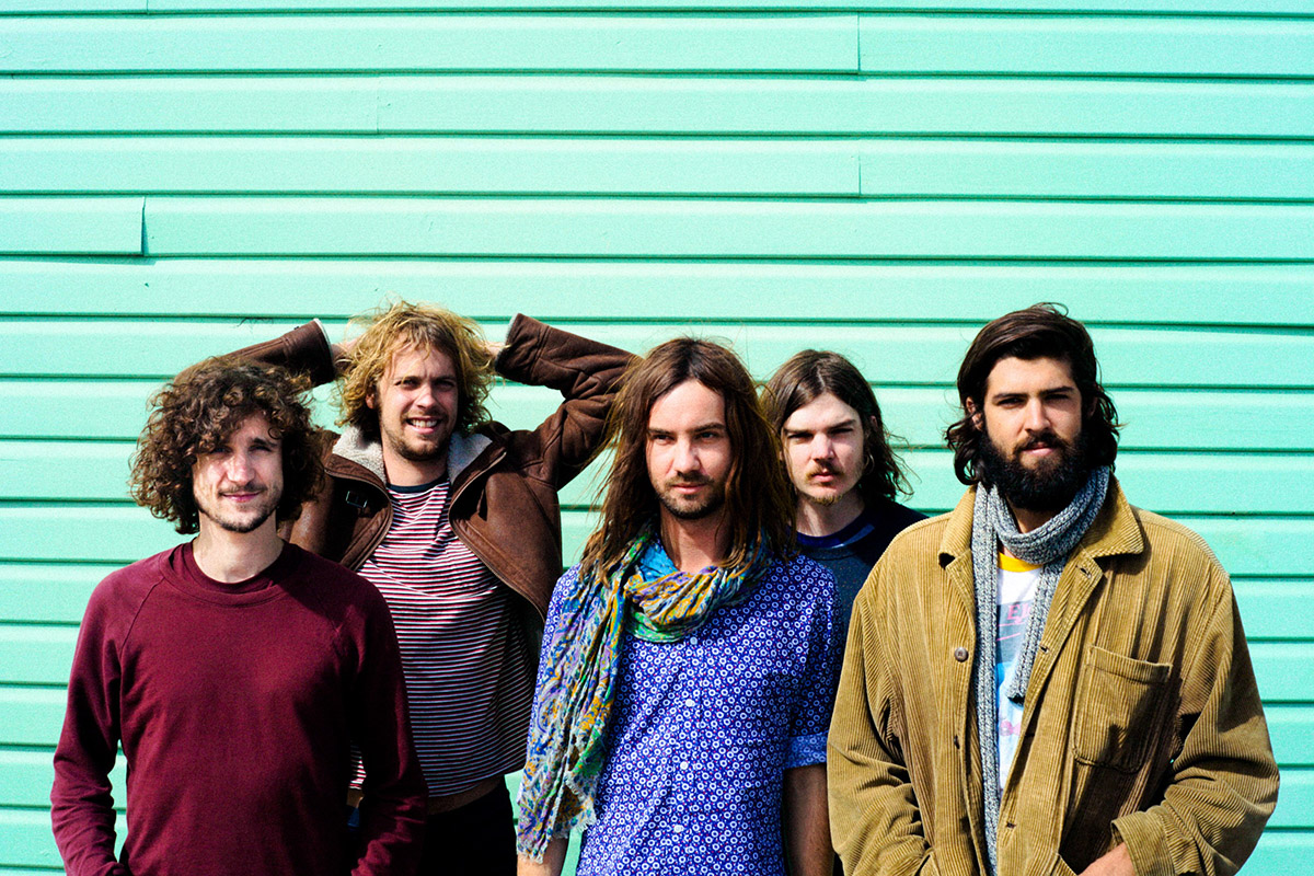 Mengarungi Aliran Psychedelic Pop dengan Band Tame Impala