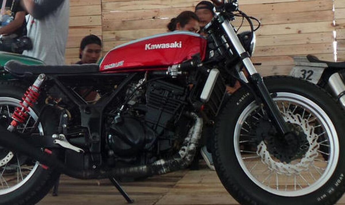 Modifikasi Anti-Mainstream! Ninja 250 Disulap Jadi Japstyle Klasik