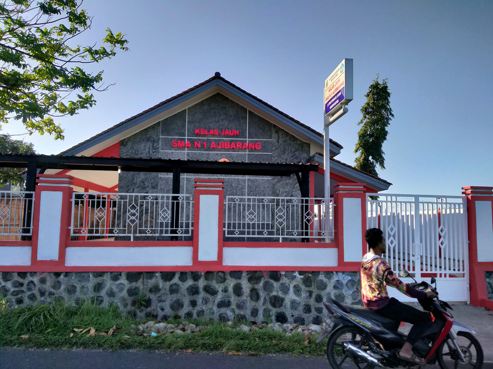 Pembelajaran Kelas Jauh SMAN 1 Ajibarang di Lokasi Desa Karangtengah Baru Bisa Dilakukan Bulan Depan