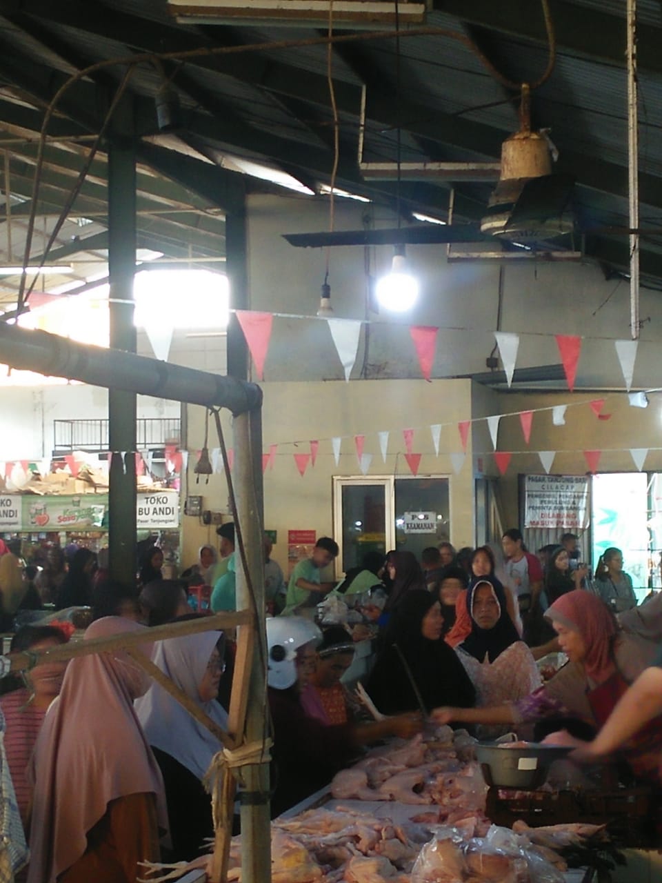 Warga Padati Promo 11.11 di Pasar Tanjungsari, Bakal Jadi Percontohan Pasar Lain