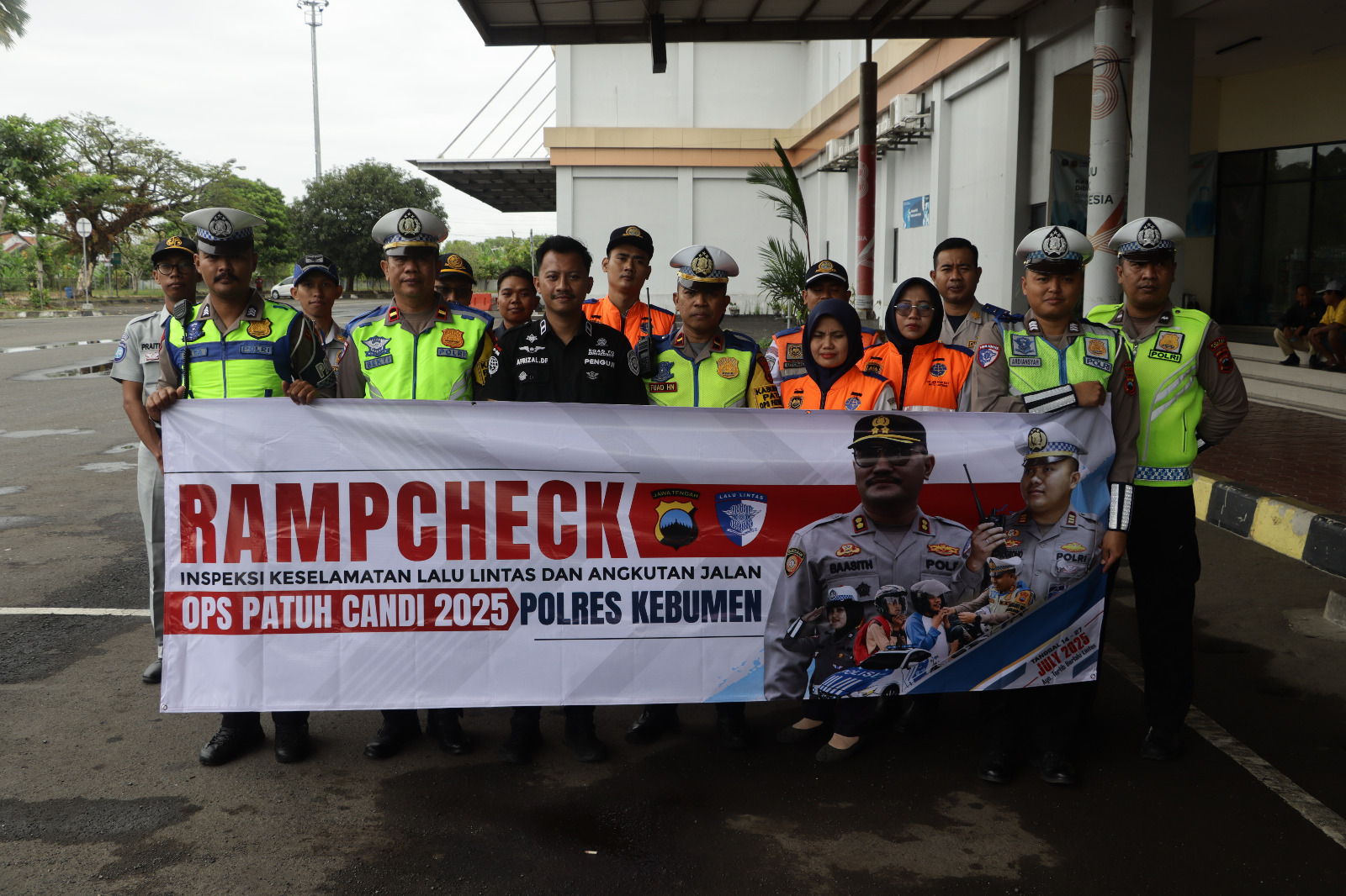 Operasi Patuh Candi, Polres Kebumen Gelar Ramp Check di Terminal