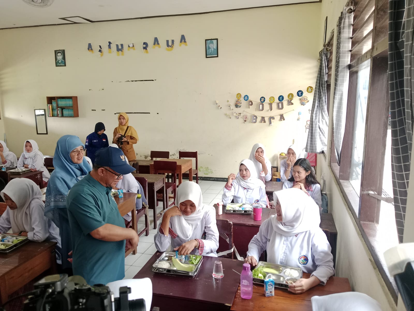 Menteri Abdul Mu’ti Pastikan Program MBG Berjalan, SLB Jadi Fokus Layanan Inklusif