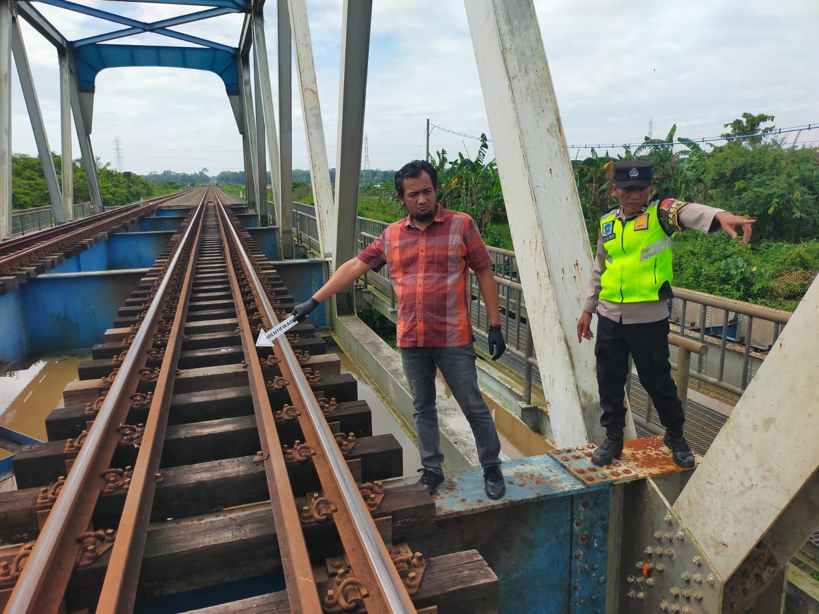 Tertemper Kereta Api, Warga Kroya Cilacap Ditemukan Meninggal di Bawah Jembatan 