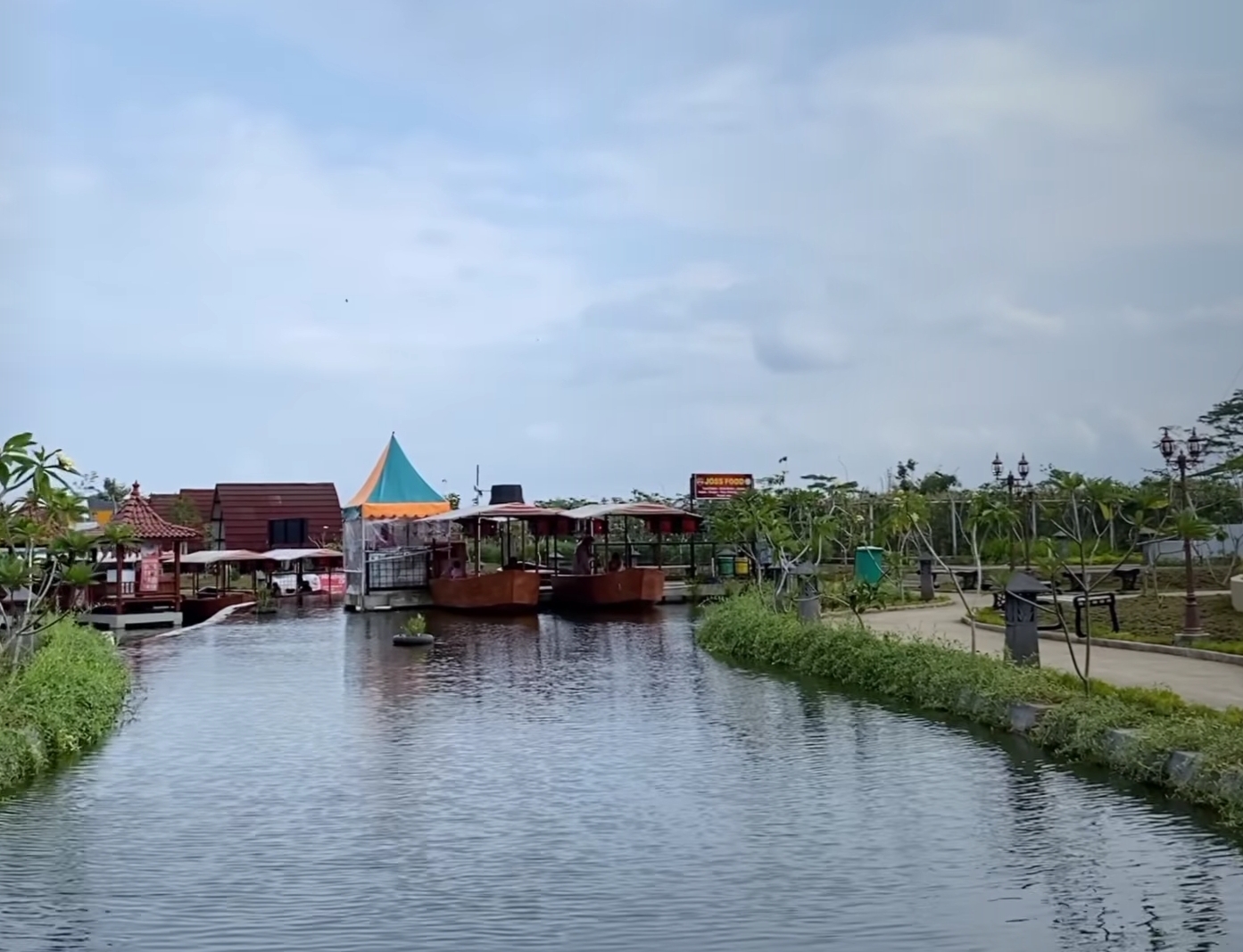 BLUD UPTD Lokawisata Baturraden Putus Listrik, Air, Tiga Kios Di Taman Apung Mas Kemambang