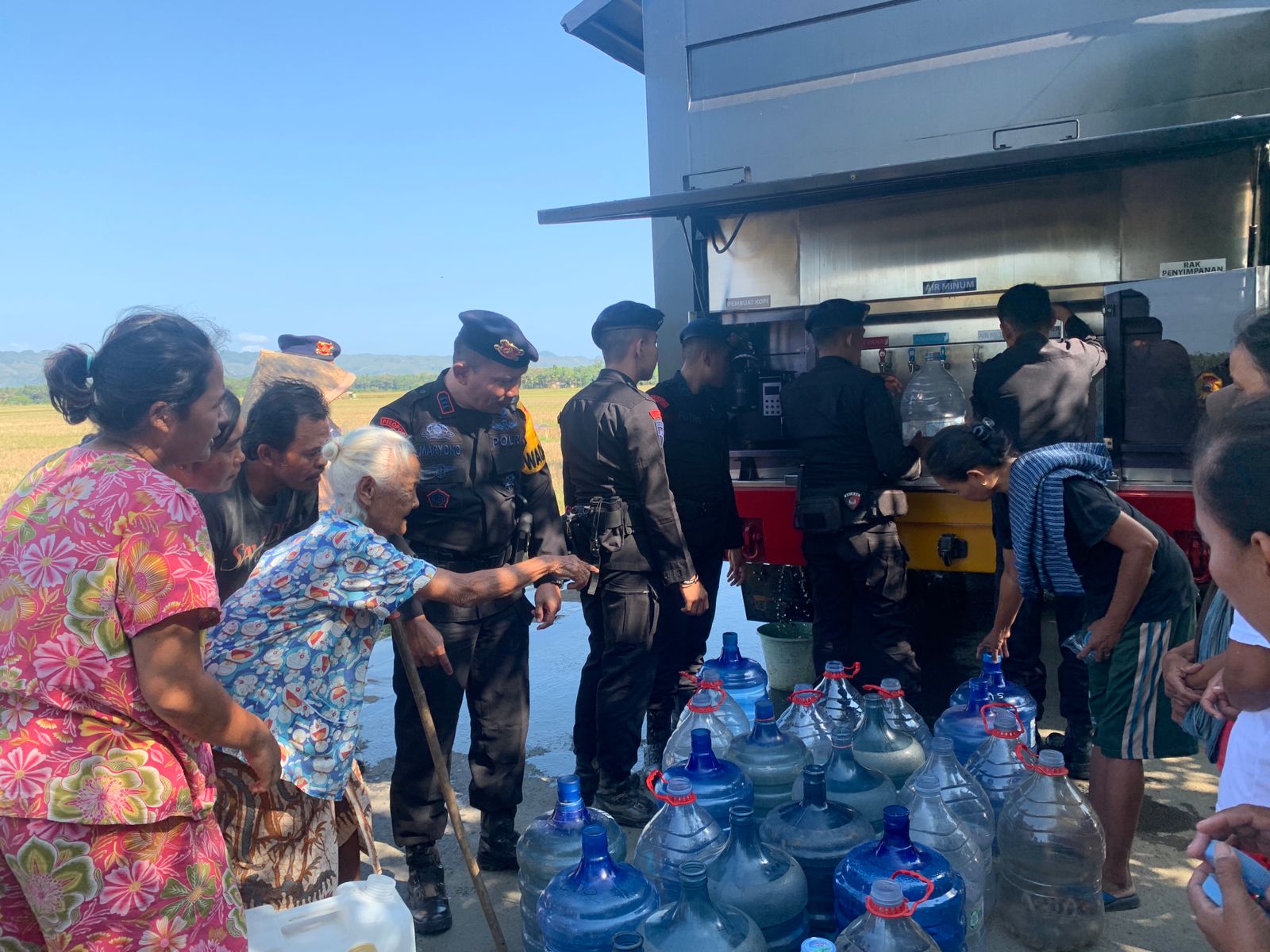 Terdampak Kemarau, Terjunkan Truck Water Treatment