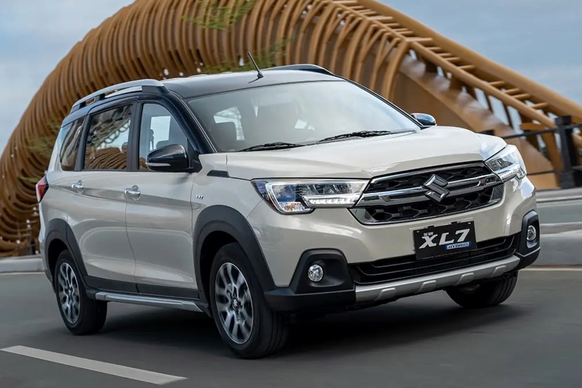 Harga dan Spesifikasi Suzuki XL7 Hybrid 2025: Perpaduan Sempurna Antara Performa dan Efisiens