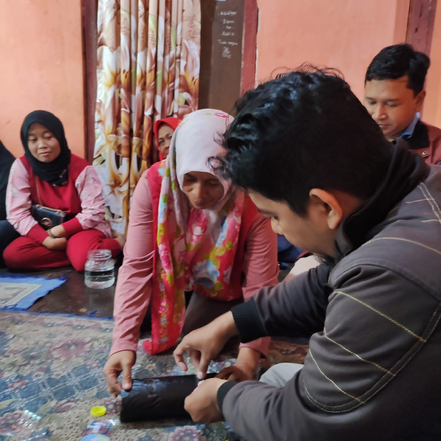 Modal Botol Plastik Bekas, Ampuh Menekan Perkembangan Nyamuk