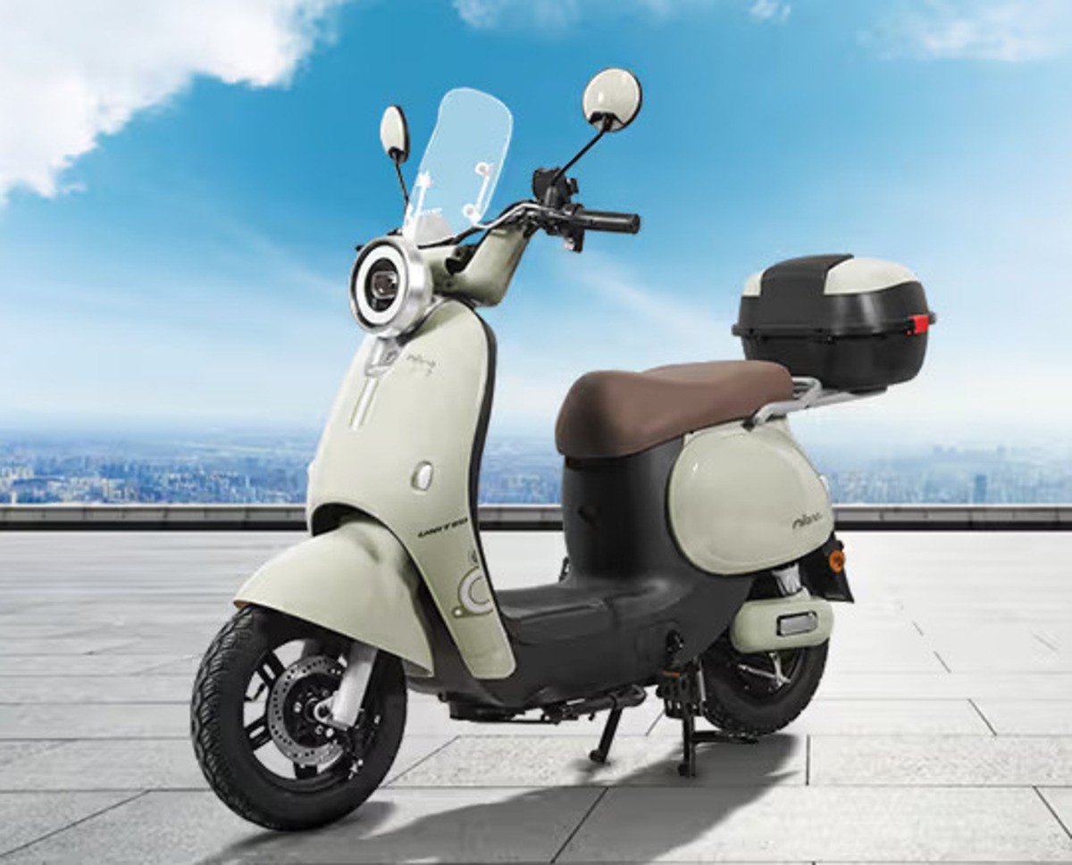 Ini Fitur Menarik United Milano V1 2025, Skuter Listrik Stylish Rp5 Jutaan yang Laris Manis!