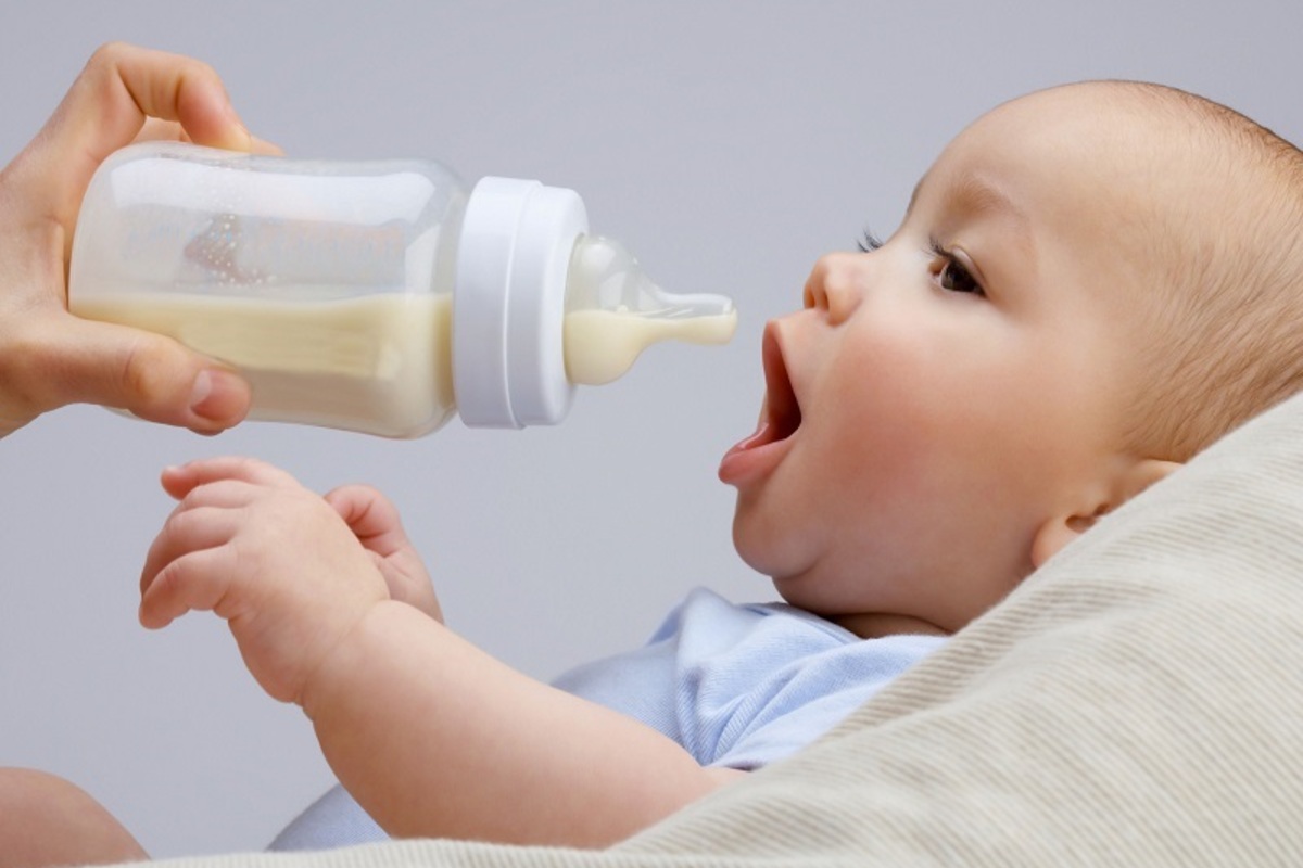 Ini Dia 3 Jenis Susu yang Sebaiknya Tidak Dikonsumsi Oleh Bayi