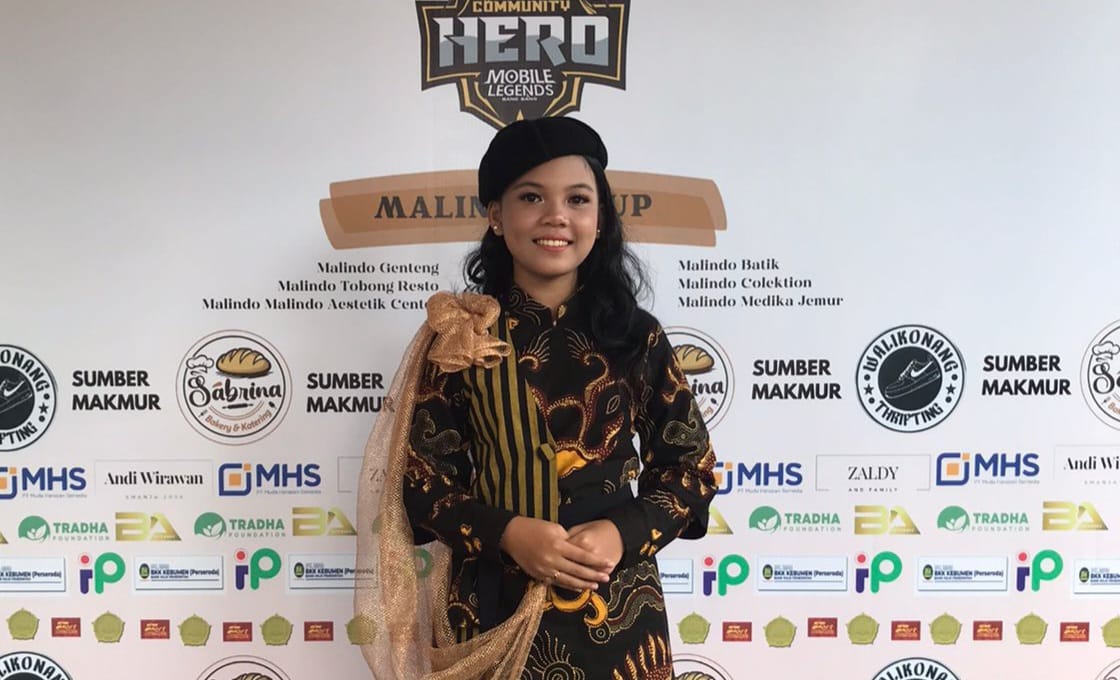 Okvasia Michaela, Anak Polisi yang Berprestasi di Dunia Tarik Suara