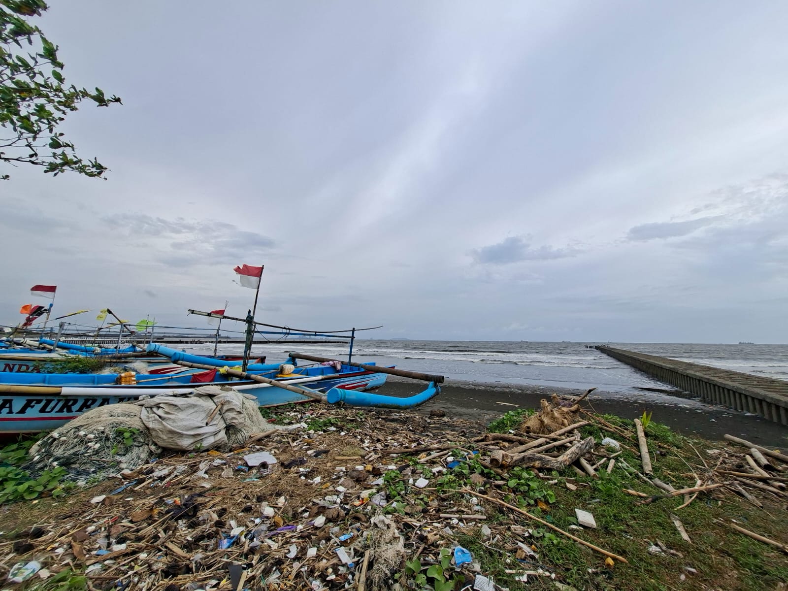 Cuaca Ekstrem Tekan Hasil Tangkapan Nelayan Kecil di Cilacap