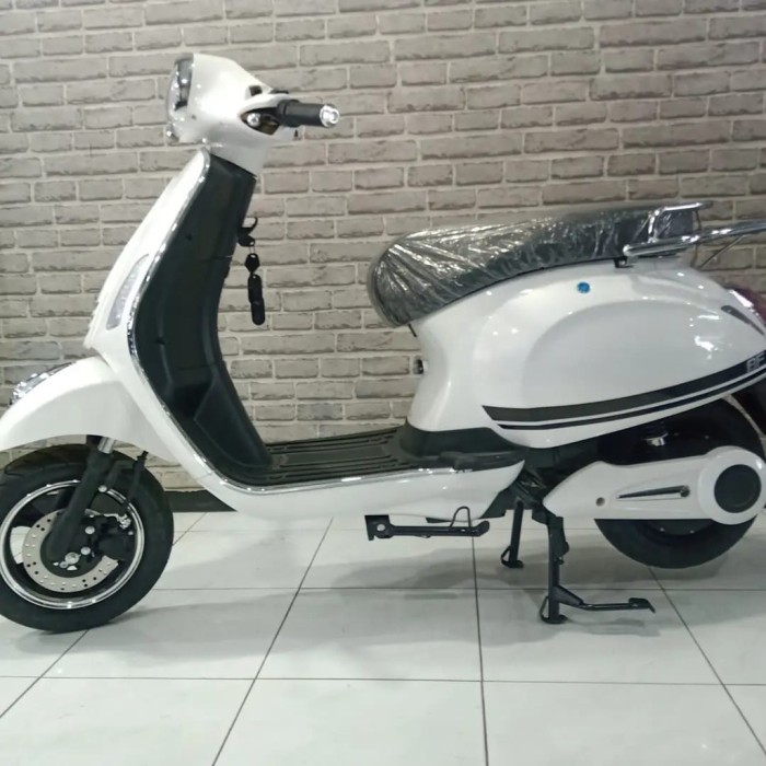 Motor Listrik BF Goodrich BF-V7 Tampilan Mirip Vespa, Cocok Untuk Jalan-Jalan di Perkotaan 