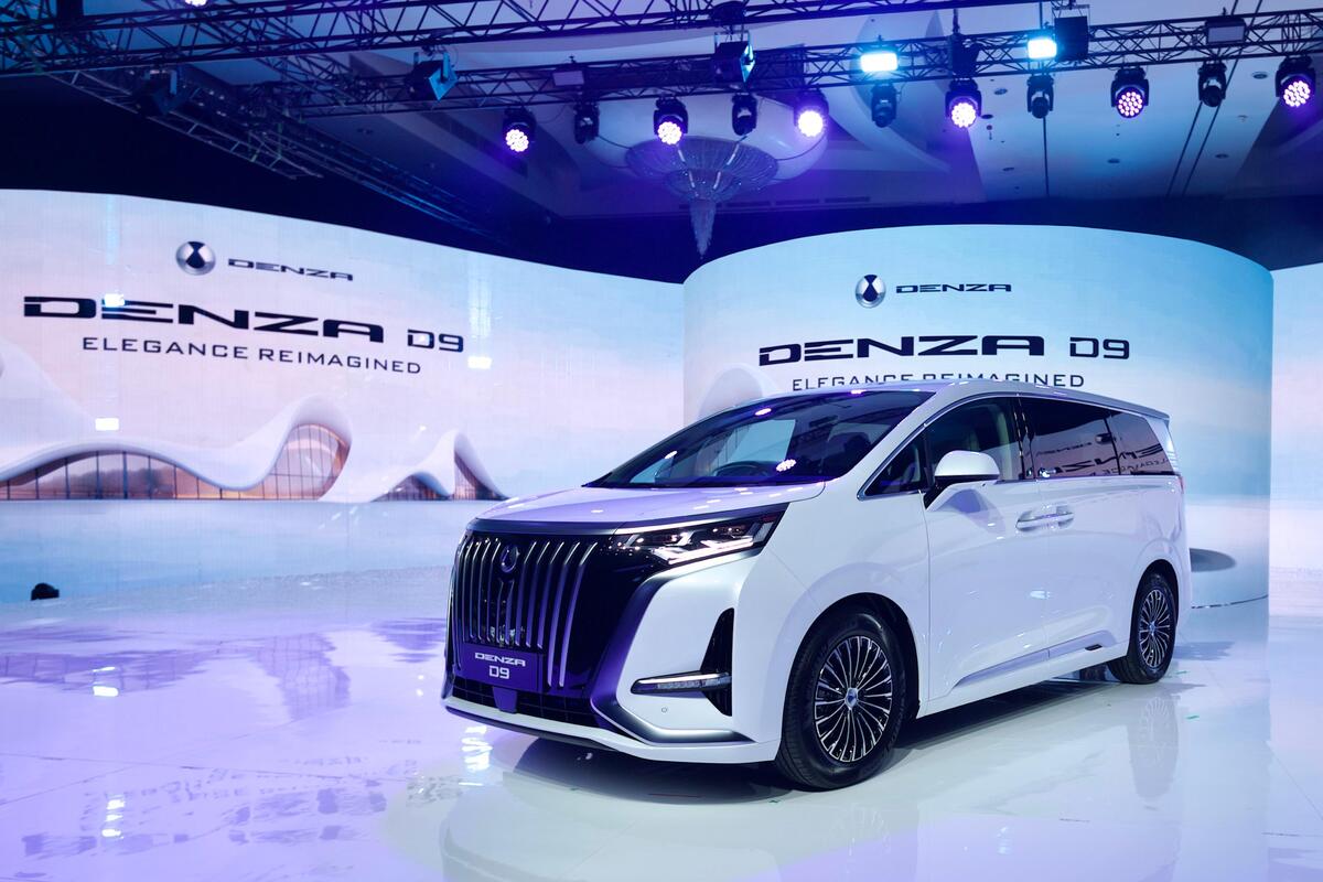 MPV Listrik Seharga Rp950 Juta, Denza D9 Hadirkan Kecanggihan Kelas Atas