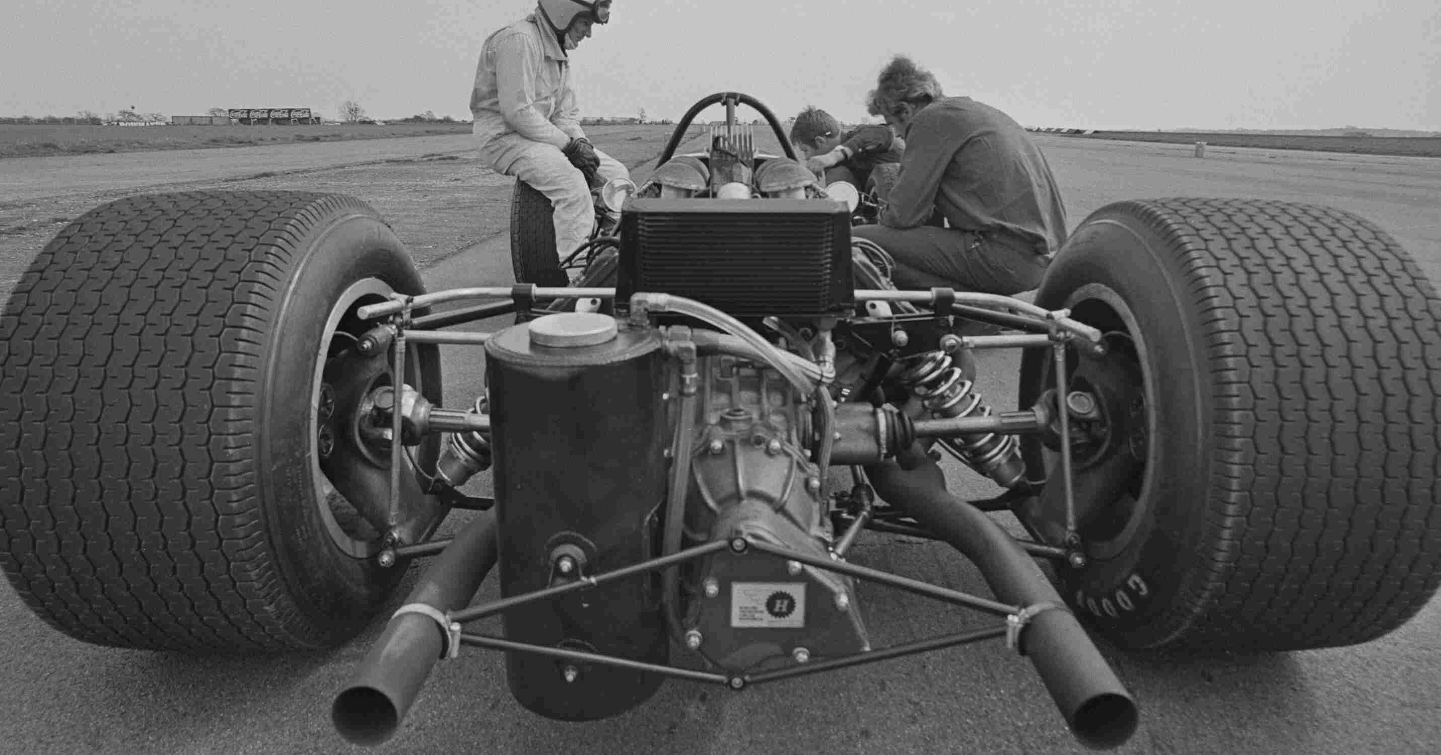 Jangan Asal Ganti Ban! Ban Tipis vs Tebal, Mana yang Cocok?