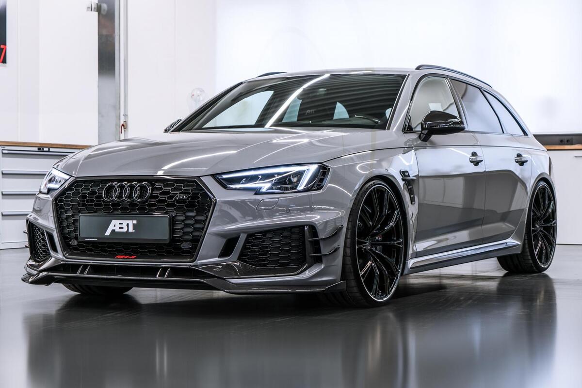 Audi RS 4 Avant, Mobil Sport Mewah 450 HP dengan Desain Wagon Elegan