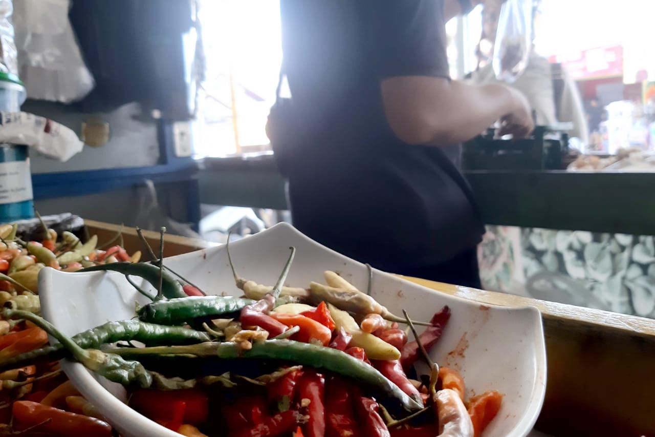 Harga Cabai Melonjak, Masyarakat Beralih ke Cabai Rusak