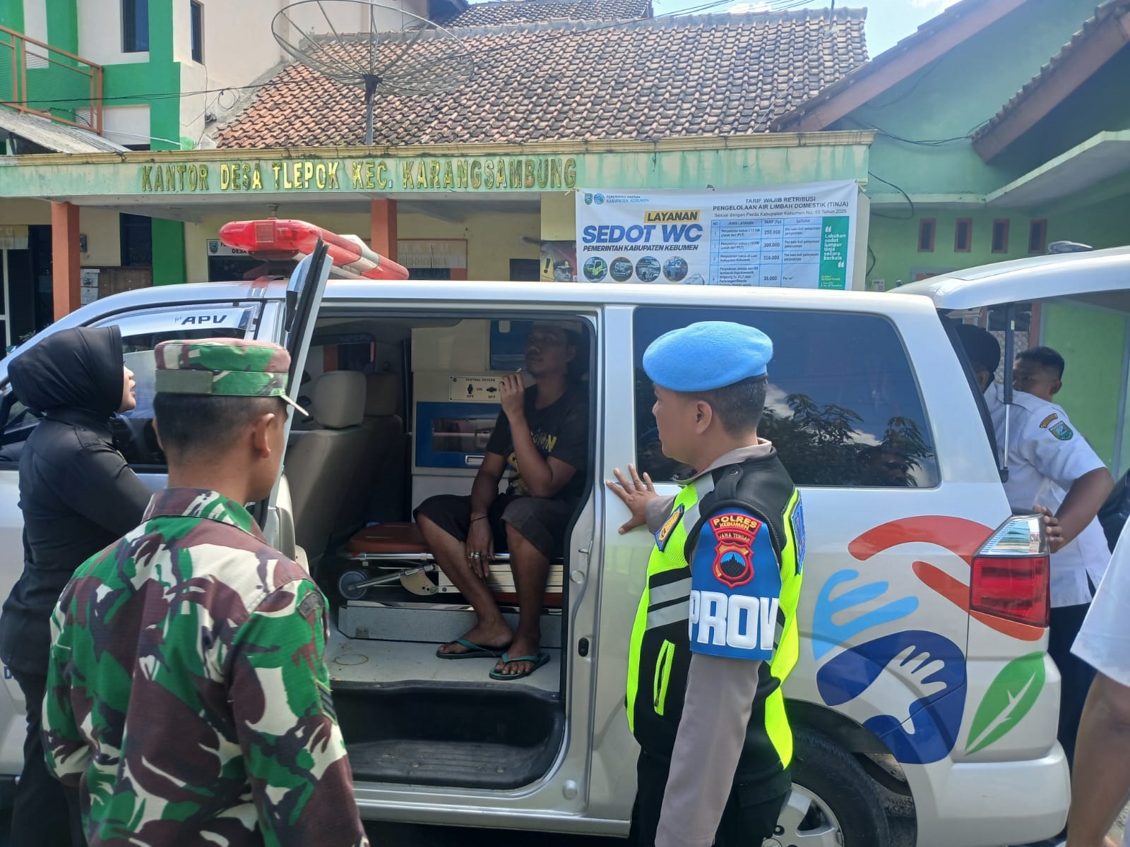 Polisi Evakuasi ODGJ di Karangsambung