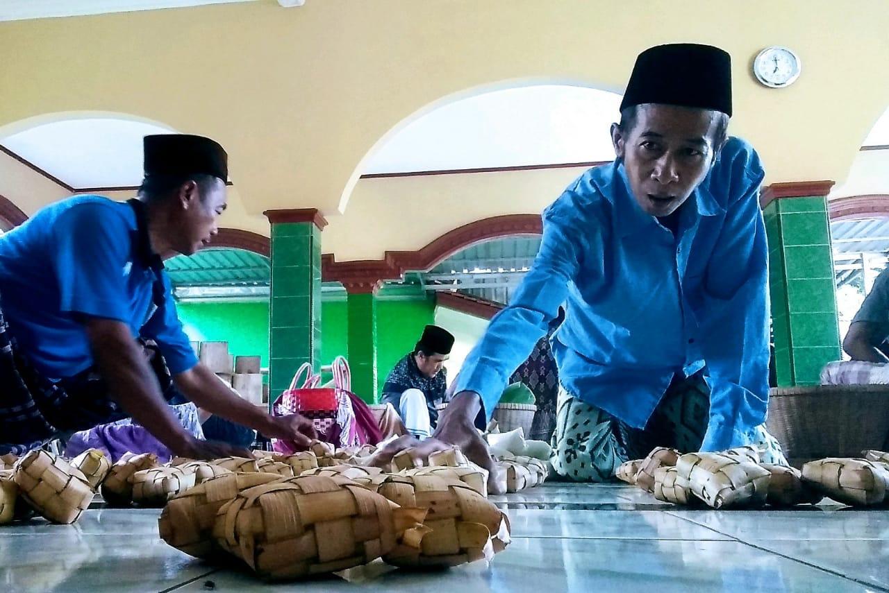 Rawat Tradisi, Warga Watuagung Rayakan Bada Kupat 