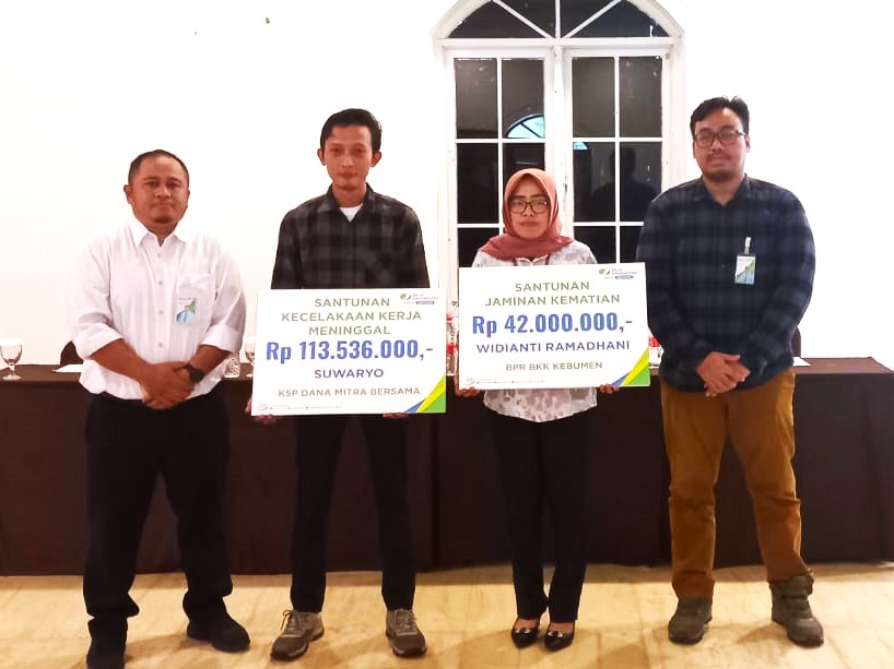 BP Jamsostek Kebumen Serahkan JKM Kepada 2 Ahli Waris