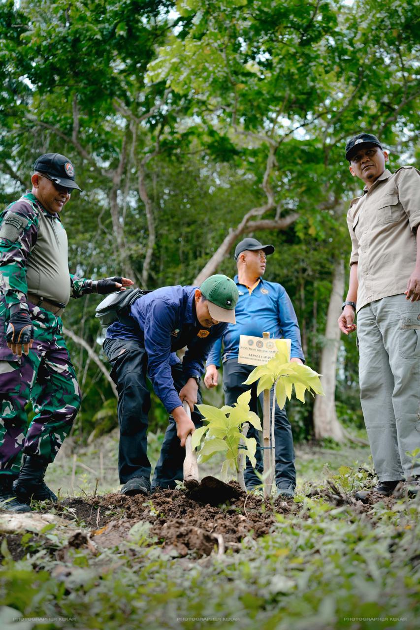 Lestarikan Tanaman Langka, BKSDA Tanam Bibit Wijayakusuma Keraton di Nusakambangan