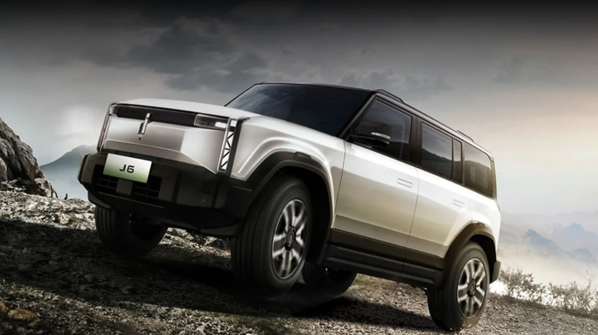 Mobil Listrik Chery J6, Super Irit Sangat Mendukung Perjalanan Jauh Anda!