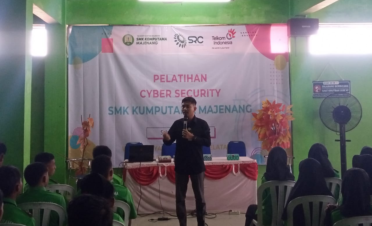 Cegah Kejahatan Siber, PT Telkom Gelar Pelatihan Cyber Security di SMK Komputama Majenang